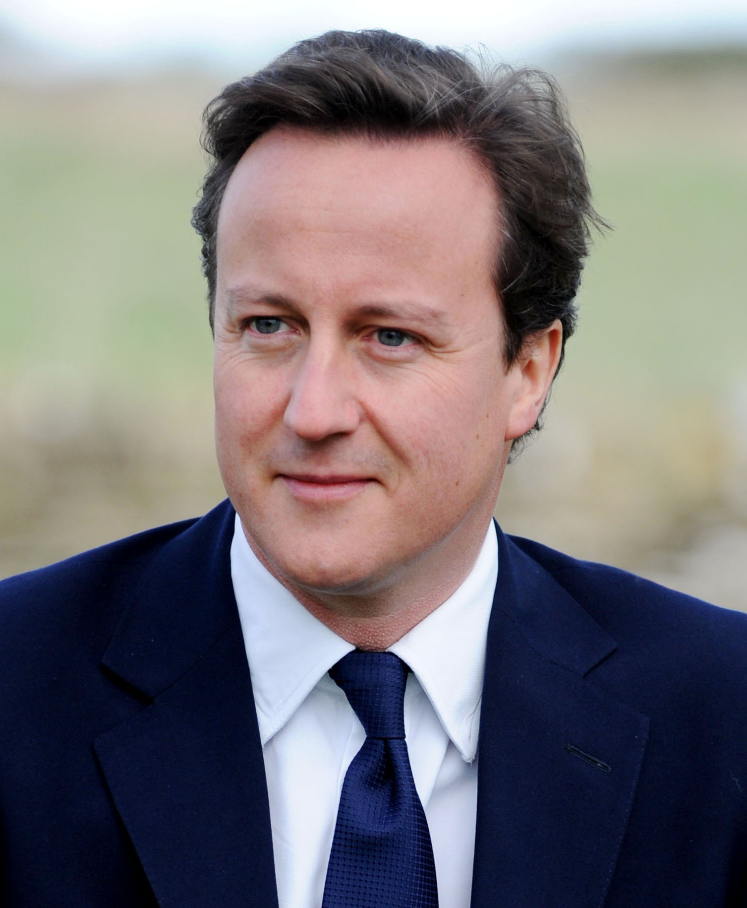 Кэмерон премьер министр. Дэвид Кэмерон. Кэмерон премьер-министр Великобритании. Кто такой Дэвид.