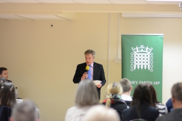 Henry Smith MP hails Crawley Students at Public Speaking Contest