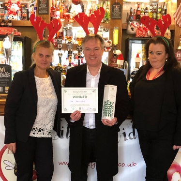 Henry Smith MP names The Railway as Christmas Pub Competition Winner