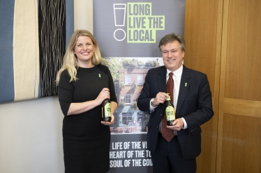 Henry Smith MP pledges Support for Local Pubs in Crawley