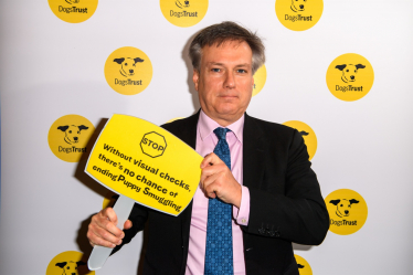 Henry Smith MP joins Dog Trust in calling for an End to Puppy Smuggling